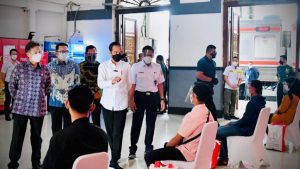 Jokowi Tinnjau Vaksinasi Bogor