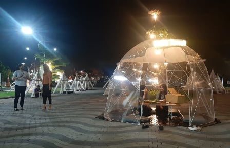 Cafe Tenda Whiz Residence Jadi Pilihan Tepat Habiskan Malam Bareng Pasangan 20 cafe tenda