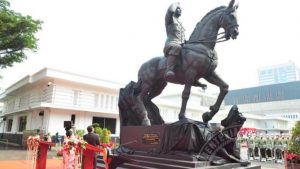 monumen bung kkarno berkuda