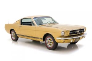 Ford Mustang Emas