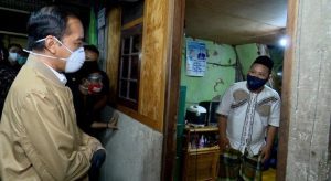 Jokowi blusukan malam