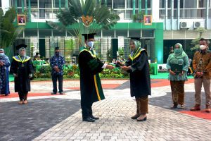 Wisuda Daring UHW Perbanas