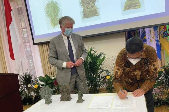 Pemerintah Amerika Serikat Kembalikan Tiga Artefak Cagar Budaya Indonesia 17 artefak us ina