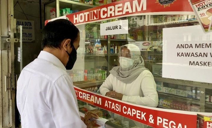 jokowi cek obat