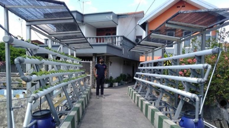 Tim KKN Abmas ITS Rancang Alat Energi Surya 20 kkn its