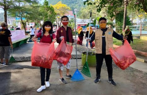 Jelang PON XX Papua IKAL Jatim Bersih-bersih Kota Jayapura 20 IKA PON XX
