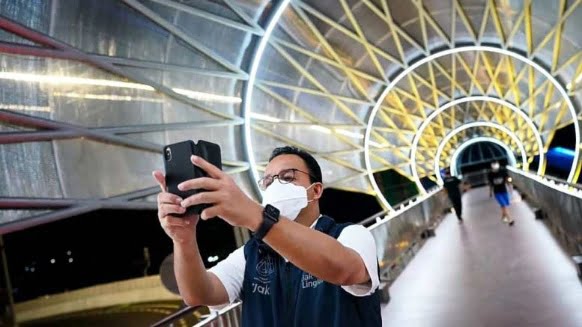 Unik dan Apiknya Jembatan Penyeberangan Orang Lintas Atas Lenteng Agung 18 JPO Lenteng Agung