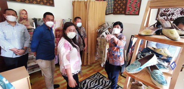 Lewat Ecoprint Sabda Berhasil Lestarikan Lingkungan dan Tingkatkan Ekonomi Warga Sekitar 20 Sabda deputi gub BI