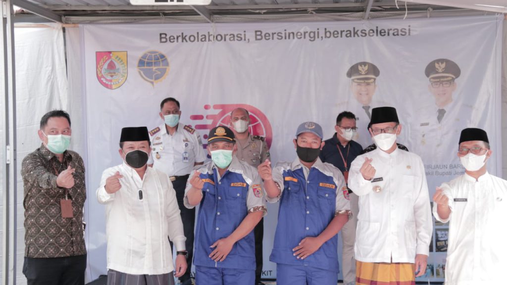 Peduli Jukir Bupati Jember Gandeng BP Jamsostek 20 jember bpjamsostek