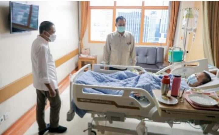 Sedang Sakit, Presiden Jokowi Minta Perawatan Terbaik Untuk Verawaty Fajrin 20 jokowi verawaati