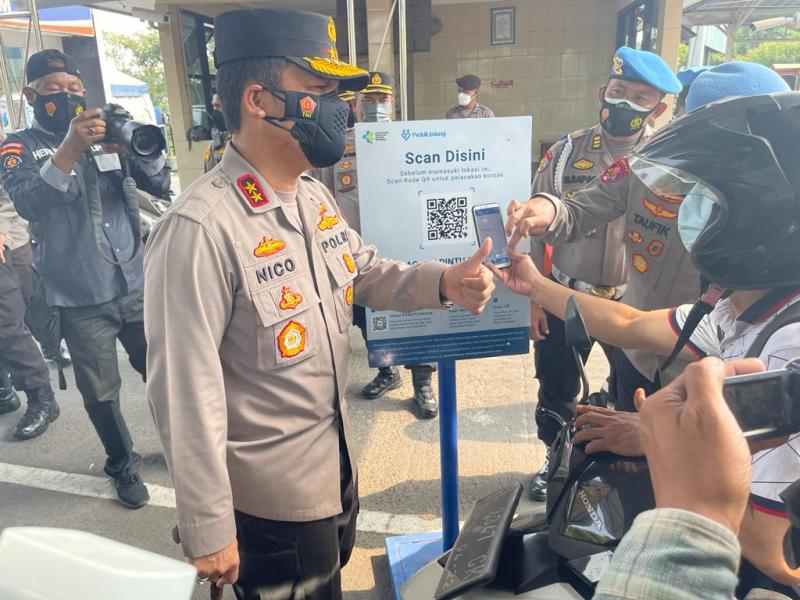 Kini Masuk Mapolda Jatim Wajib Siapkan Aplikasi PeduliLindungi 20 peduli polda