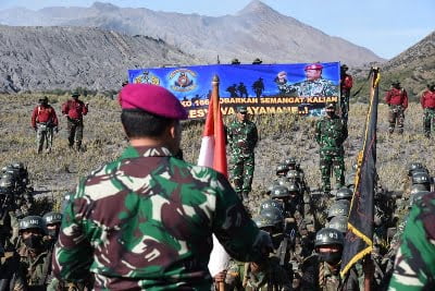 Gubernur AAL Dampingi Kasal Lepas Limed Pendidikan Komando Marinir di Gunung Bromo 20 AAL Bromo