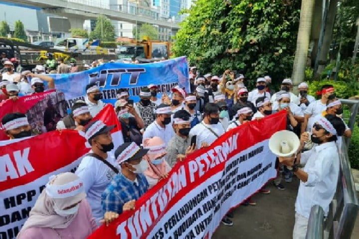 peternak ayam demo