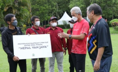 Percantik Nepal Van Java Ganjar Serahkan 2 Ton Cat 20 Ganjar cat Nepal