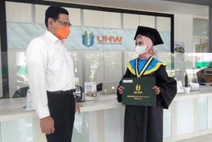 univ Hayam Wuruk wisuda 2021