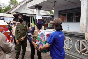 2. Kegiatan Penyaluran Donasi Korban Erupsi Semeru