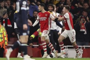 Arsenal libas west ham