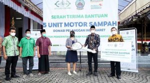 Indomaret CSR bak sampah