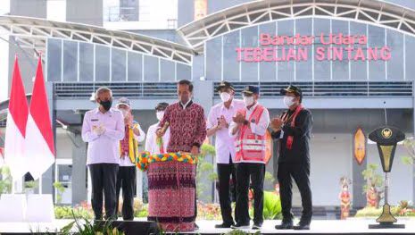 Jokowi bandara sintang