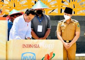 Jokowi resmikan bendungan tugu