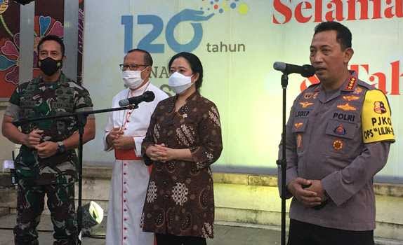 Malam Natal Jenderal Listyo, Jenderal Andika dan Puan Sambangi Gereja 20 kunjungan gereja