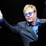 Elton John Lanjutkan Tur Selamat Tinggal yang Tertunda