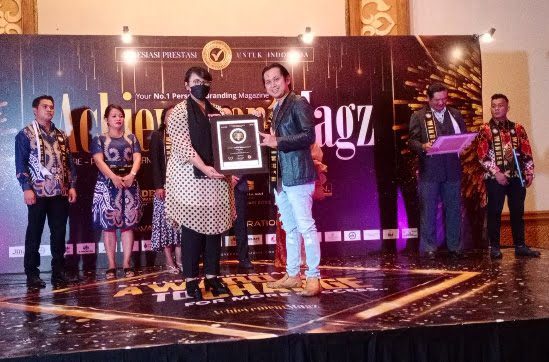 Jungle Cafe Group Diganjar Platinum Food & Drink Award 2022, Founder : "Ini Titik Awal Jungle". 20 jungle cafe raih awards