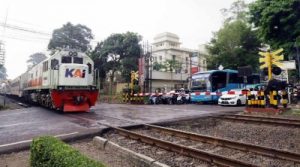 perlintasan kereta