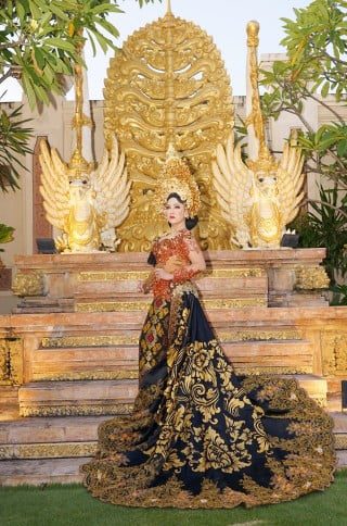 Potret Cindy Varadilla Dalam Balutan Busana Adat Bali, Cantik Bak Ratu 25