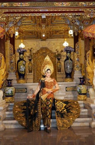 Potret Cindy Varadilla Dalam Balutan Busana Adat Bali, Cantik Bak Ratu 20