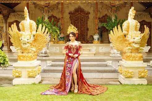 Potret Cindy Varadilla Dalam Balutan Busana Adat Bali, Cantik Bak Ratu 22