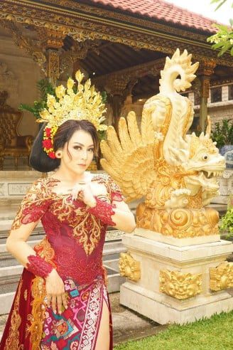 Potret Cindy Varadilla Dalam Balutan Busana Adat Bali, Cantik Bak Ratu 24