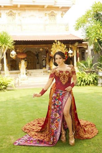 Potret Cindy Varadilla Dalam Balutan Busana Adat Bali, Cantik Bak Ratu 21