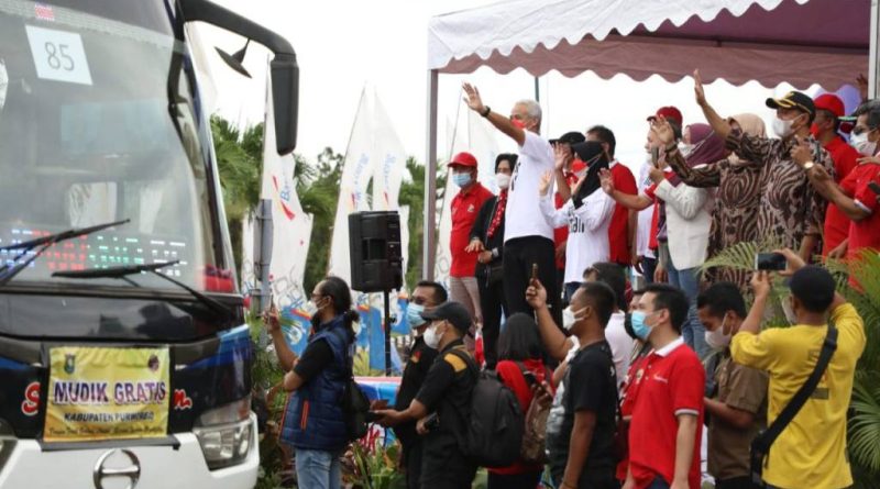 Gubernur Ganjar Berangkatkan Pemudik Gratis 20 IMG 20220429 050903 compress55 800x445 1