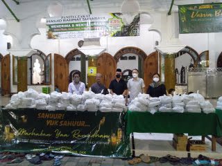 Kebersamaan dalam perbedaan GKI Dipo dan Masjid Rahmat Surabaya 21 jemaah masjid rahmat