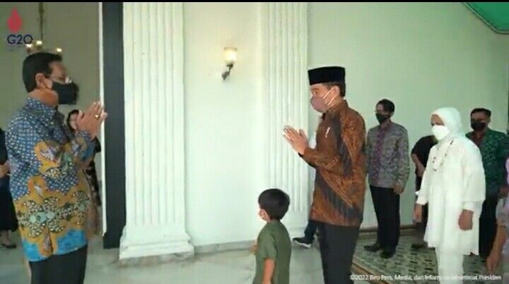 Presiden Jokowi bersama Ibu Iriana Dan Kaesang Pangarep Silaturahmi Ke Keraton Yogyakarta 17 3901694239