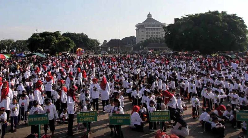 Pecah Rekor MURI, 19.271 Siswa PAUD dan TK di Ponorogo Menari Krido Warok Cilik 20 Screenshot 2022 06 16 05 51 29 93 1c337646f29875672b5a61192b9010f9 compress48 800x445 1