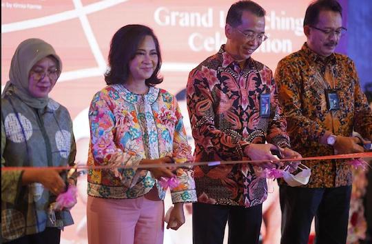 Penggunaan Skin Care dan Pola Hidup Sehat Jadikan Kulit Glowing 20 jasmina kimia farma