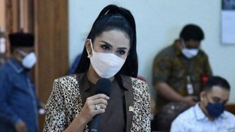 Kasus Covid-19 Naik, Krisdayanti Minta Masyarakat Tetap Waspada 20 krisdayanti
