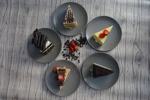 Aneka Kue dan Cemilan di The Alana Yogyakarta 20 kue Alana yogya