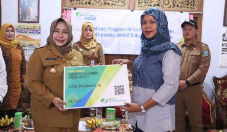 Wabup Lisdyarita Hadiri Sosialisasi Program BPJS Ketenagakerjaan bagi UMKM 20 wabup ponorogo bpjs