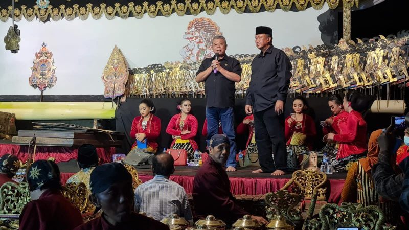 Peringati Hari Lahir Pancasila Ketua DPRD Jatim ini Nonton Wayang Kulit 20 wayang pancasila