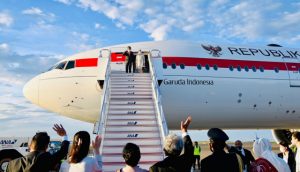 jokowi dipesawat