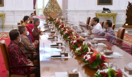 Presiden Jokowi Terima Dewan Komisioner OJK Periode 2017-2022 20 jokowi ojk