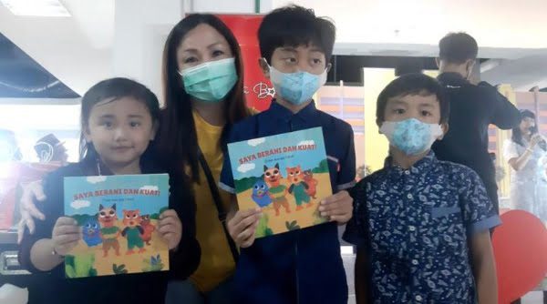 Anggota Read Aloud Surabaya Ikut Meriahkan Kids Talent Show 2022 di Pasar Turi 20 read aloud kompetisi pasar turi