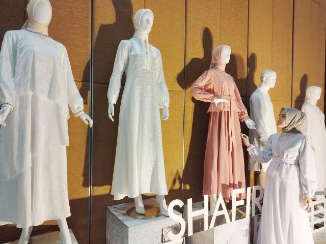 Shafira Luncurkan Koleksi Busana Terbaru untuk Umroh 20 shafira fashion