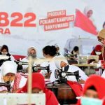 Libatkan 77 Penjaht, Pemkab Banyuwangi Bagi 17.822 Bendera Merah Putih Gratis