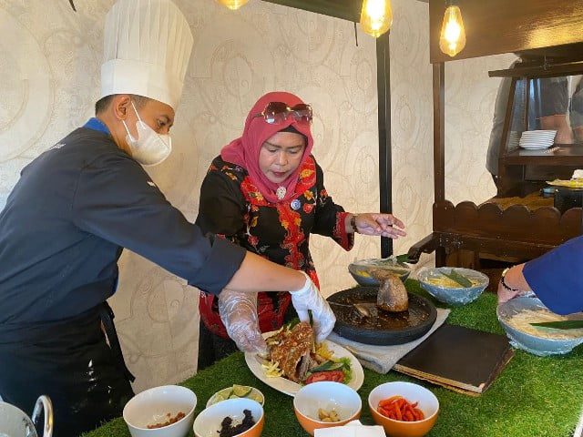 Chef Junaedi Gelar Demo Masak, Kenalkan Masakan Otentik Hotel Kepada Ibu-Ibu PKK 20 chef hotel88