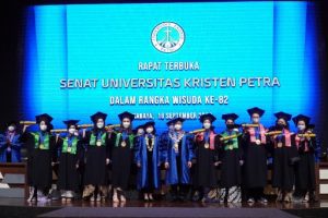 wisuda ukp