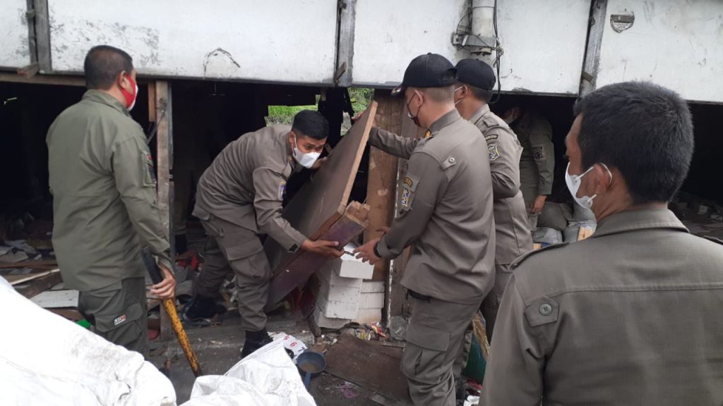 Tempat Tinggalnya Dibongkar, Warga Kampung 1001 Malam Dipindah ke Rusun 21 b5d06f43 e17a 4091 bc1d c0421d126410 1